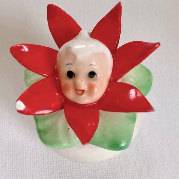 Napco Pixie Poinsettia Miniature Salt and Pepper Shaker Kitch Collectables - Picture 3 of 9